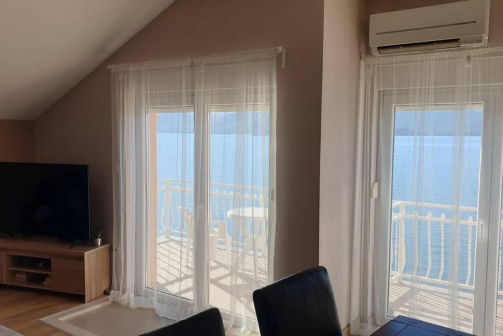 Mustapic - Perfect View, First Row, Possibility Of Fishing Apartment *